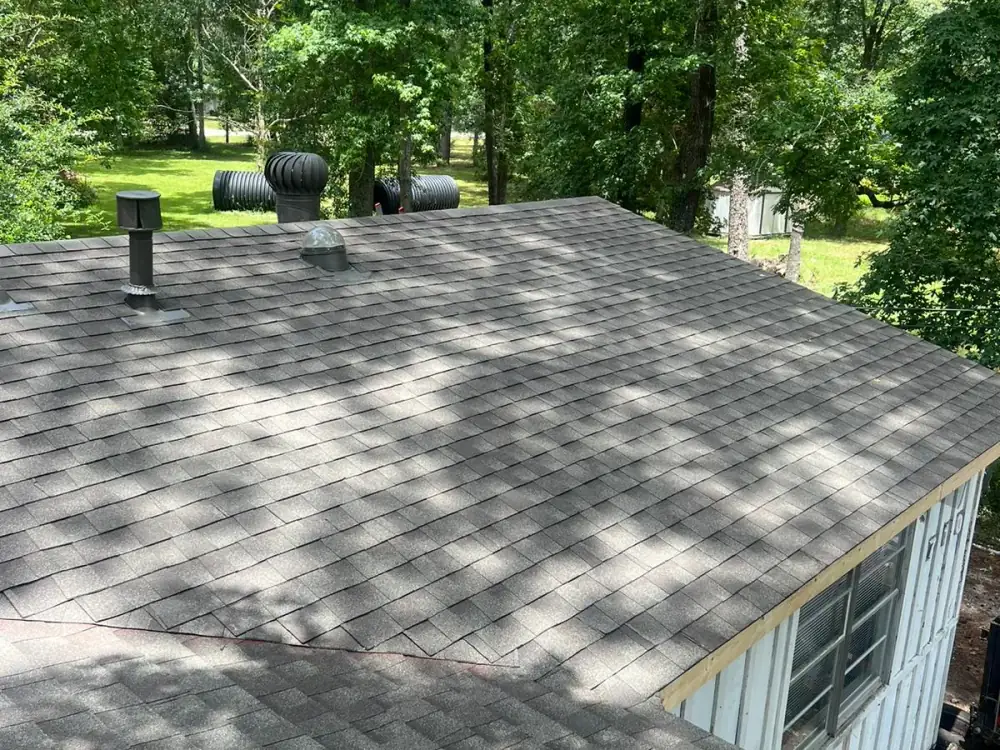 New architectural shingle roof on a Houston home